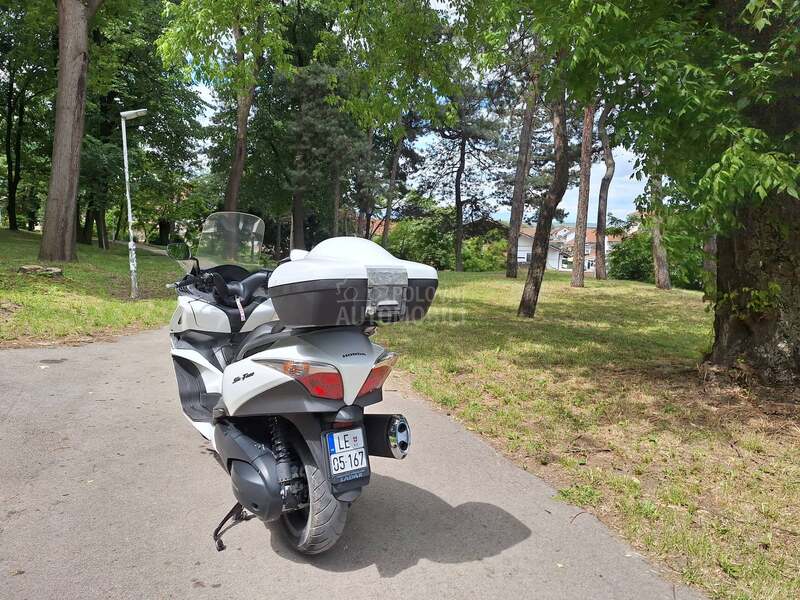 Honda Silver wing FJS 400
