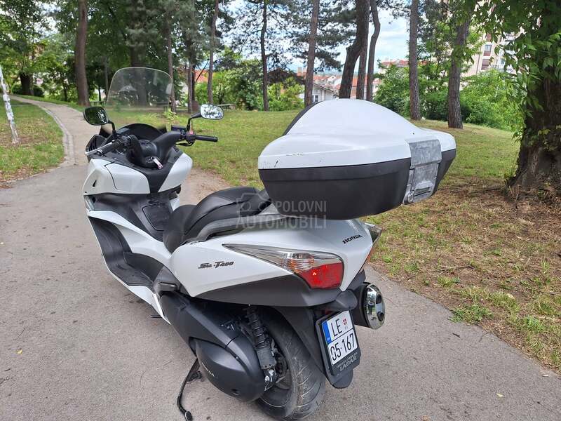 Honda Silver wing FJS 400