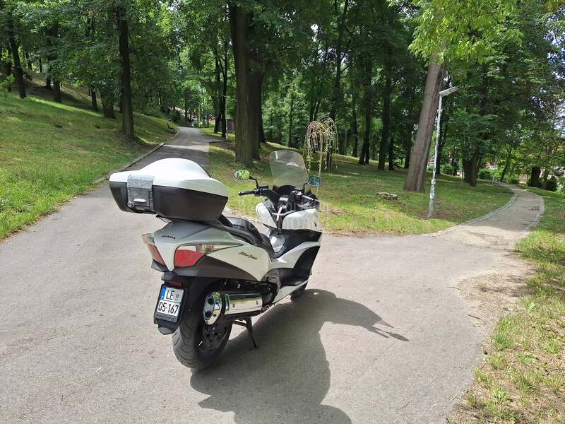 Honda Silver wing FJS 400
