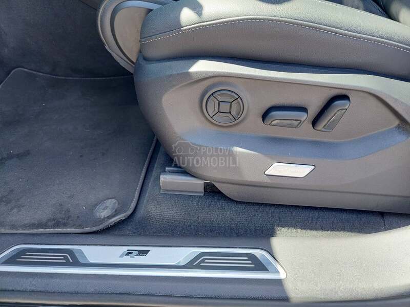 Volkswagen Touareg 3.0 V6 R-LINE
