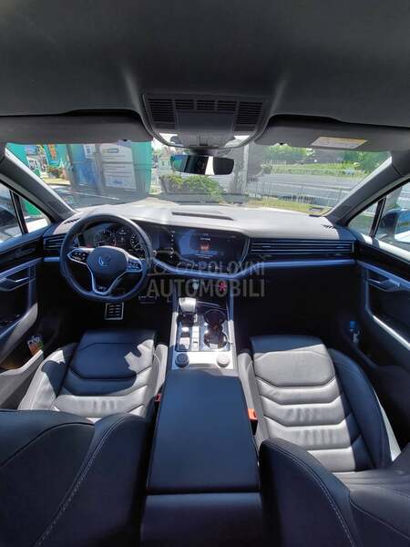 Volkswagen Touareg 3.0 V6 R-LINE