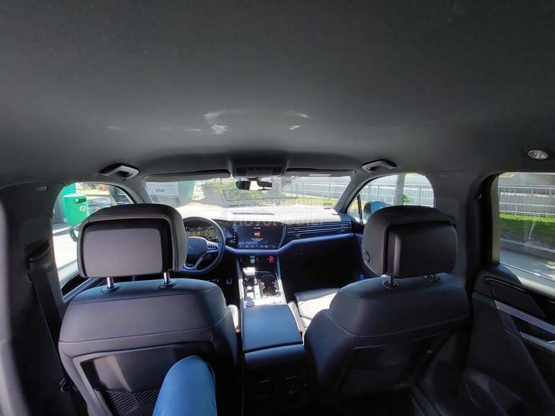 Volkswagen Touareg 3.0 V6 R-LINE