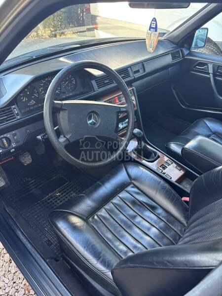 Mercedes Benz W124 300E