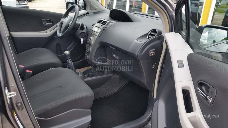 Toyota Yaris 1.3 VVT-I KA0 N0VA