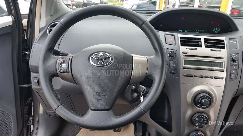Toyota Yaris 1.3 VVT-I KA0 N0VA