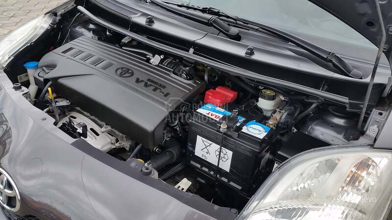 Toyota Yaris 1.3 VVT-I KA0 N0VA