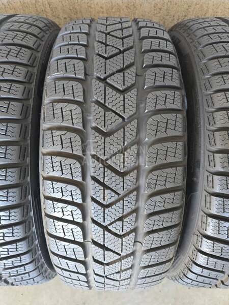 Pirelli 205/45 R17 Zimska