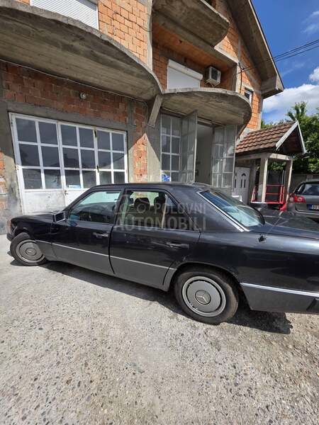 Mercedes Benz E 200 E124