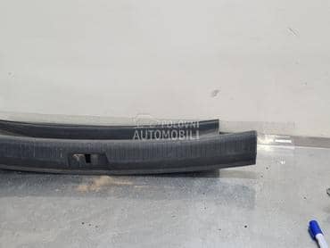 Plastika prtljaznika za Volkswagen Golf 7