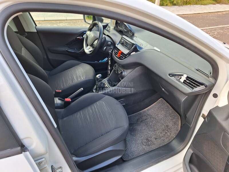 Peugeot 208 1.6HDI