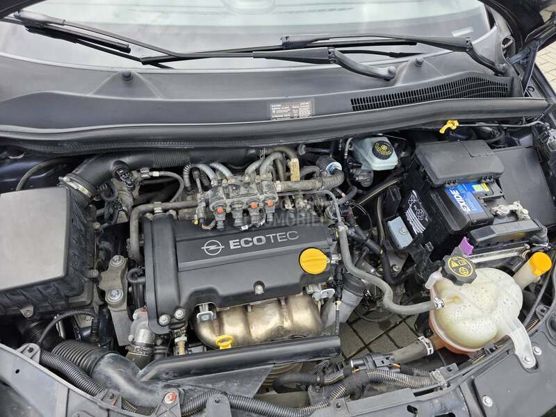 Opel Corsa D 1.2 GPL-TECH OPEN