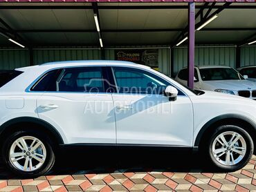 Audi Q3 2.0/35TDI/MATRIX