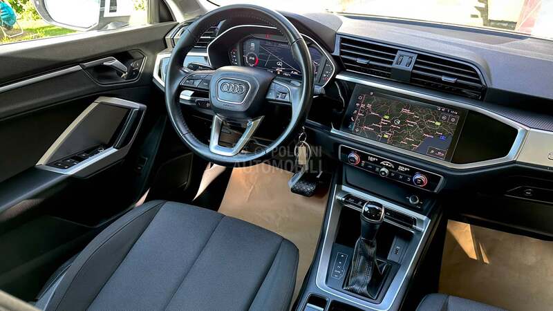 Audi Q3 2.0/35TDI/MATRIX