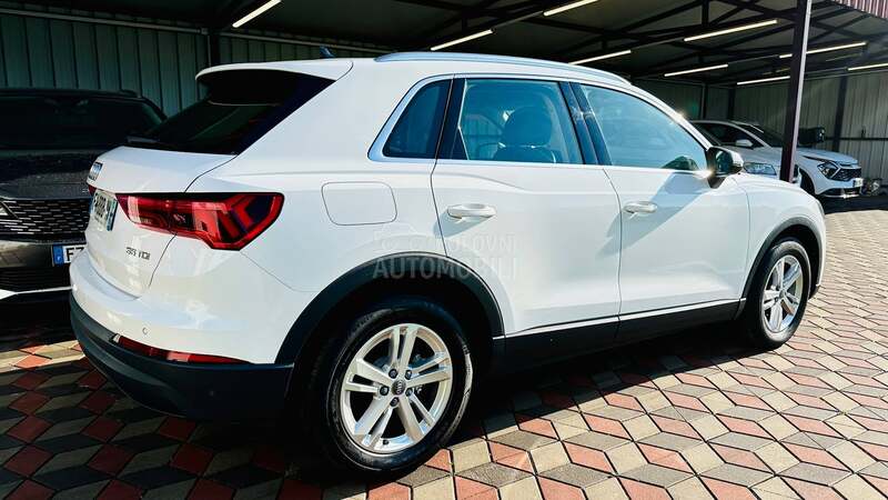 Audi Q3 2.0/35TDI/MATRIX