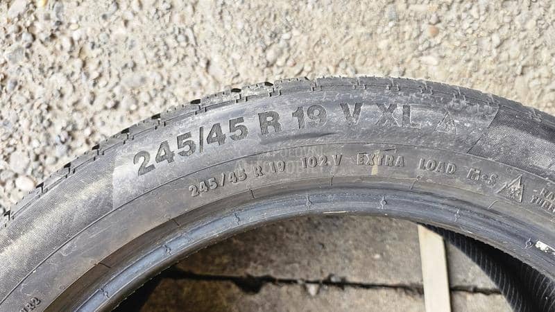 Continental 245/45 R19 Zimska