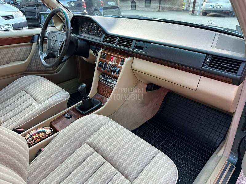 Mercedes Benz W124 E200