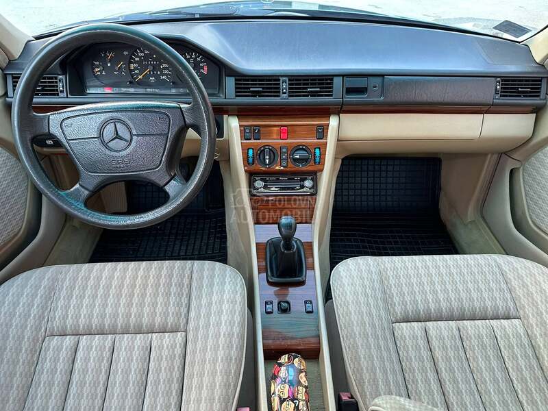 Mercedes Benz W124 E200