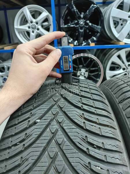 BFGoodrich 215/65 R16 Zimska