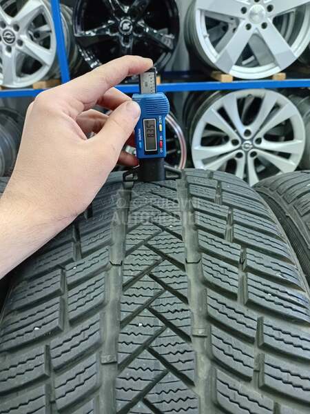 Vredestein 225/50 R17 Zimska