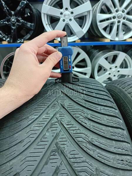 Kleber 235/45 R17 Zimska