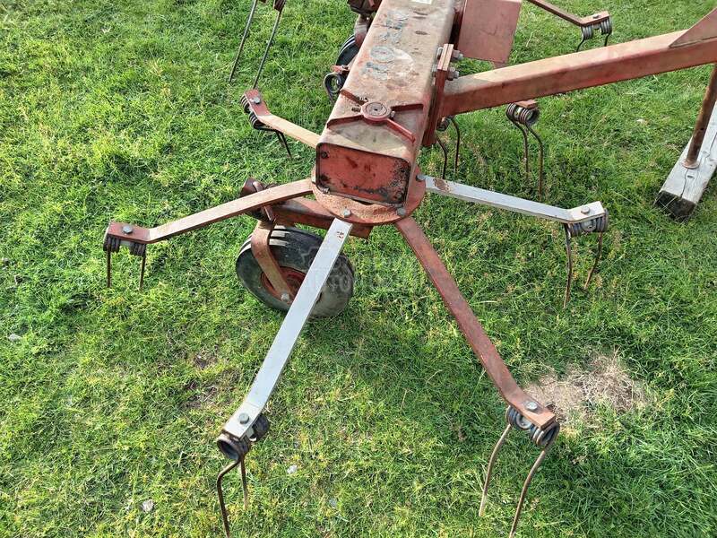 Kuhn Tkm rastresač sena