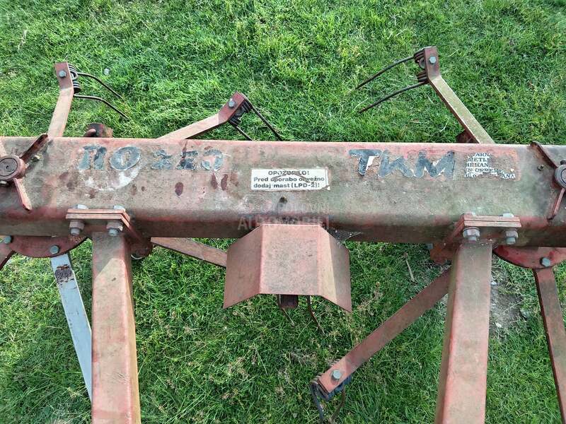 Kuhn Tkm rastresač sena