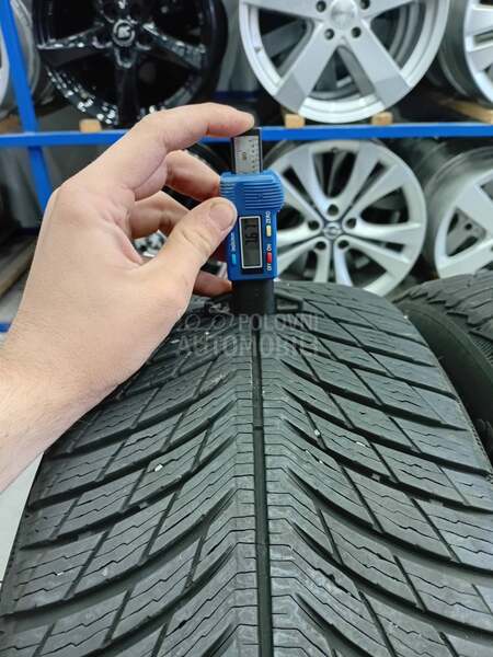 Michelin 235/60 R18 Zimska