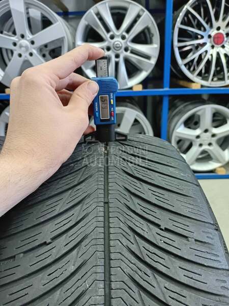 Michelin 235/60 R18 Zimska