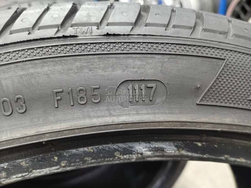 Pirelli 255/35 R19 Letnja