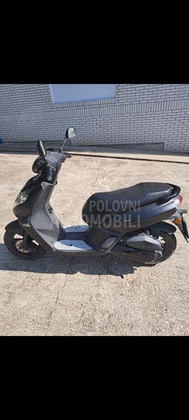 Peugeot kissby