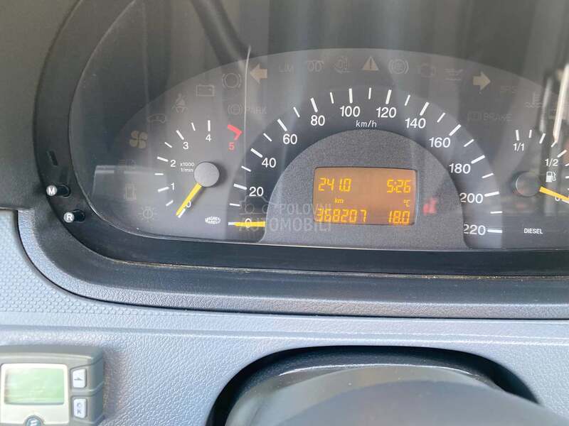 Mercedes Benz Vito 111cdi kombinovan