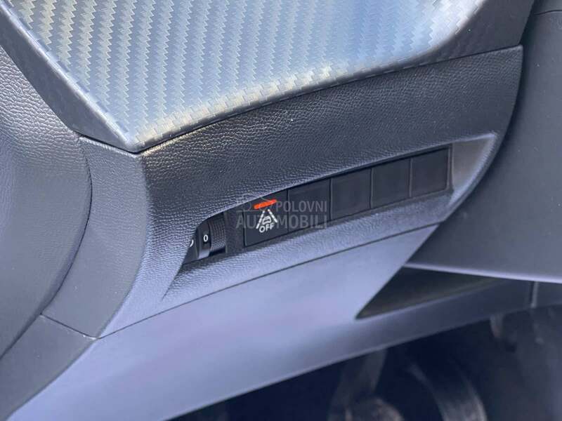Peugeot 208 1.2 B