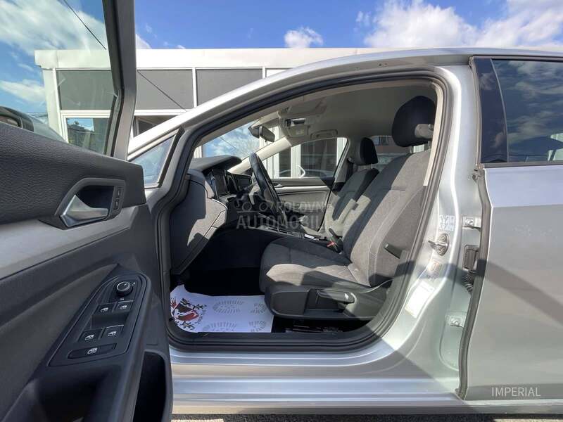 Volkswagen Golf 8 1.5 B Metan