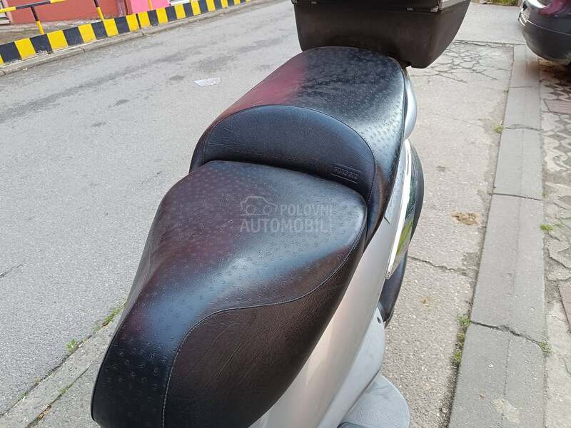Piaggio Beverly 200 jedinstven