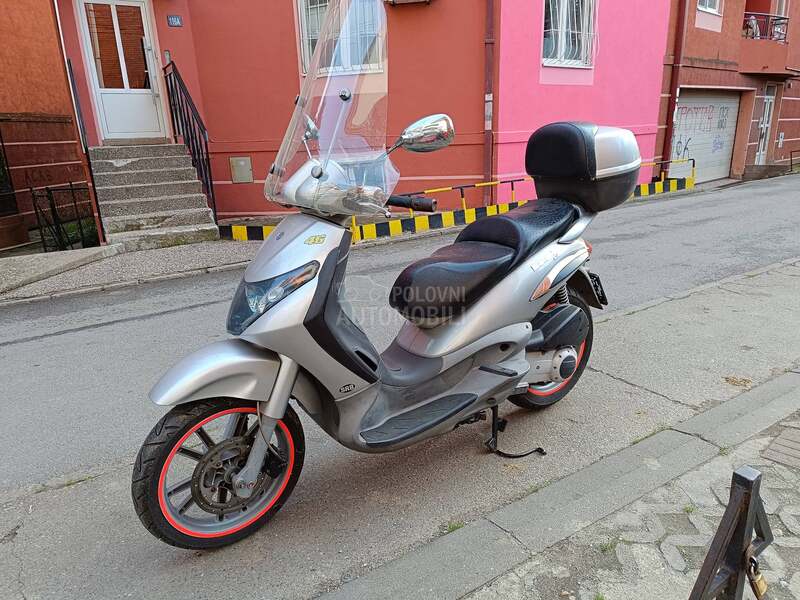 Piaggio Beverly 200 jedinstven