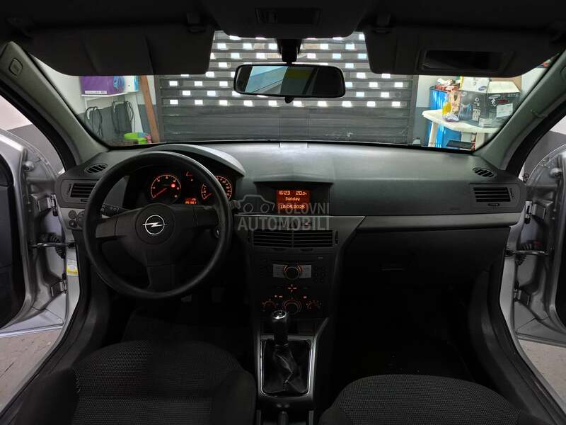 Opel Astra H 