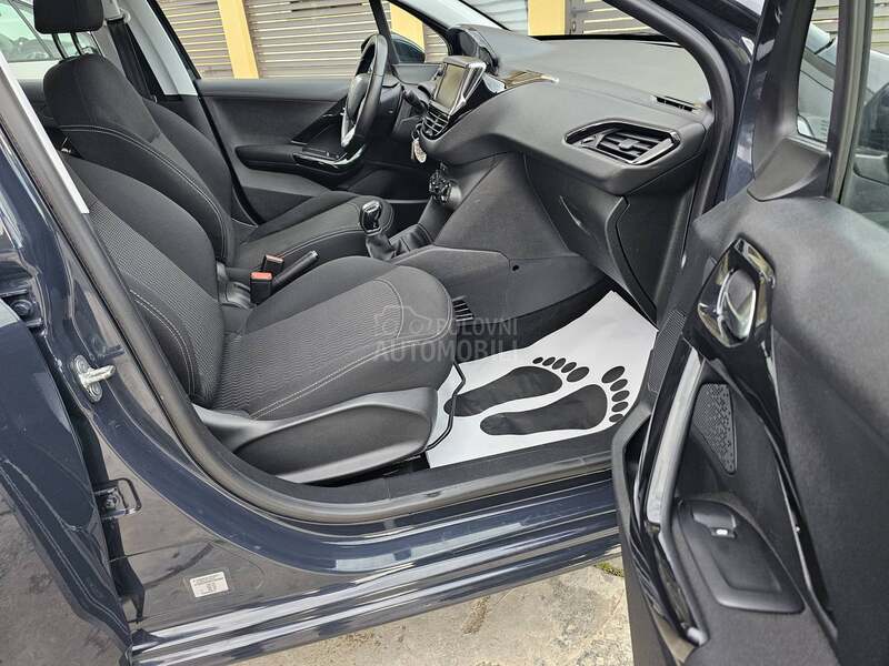 Peugeot 208 //TOOP STANjE