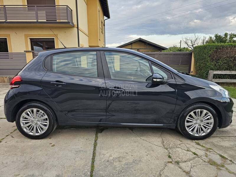 Peugeot 208 //TOOP STANjE