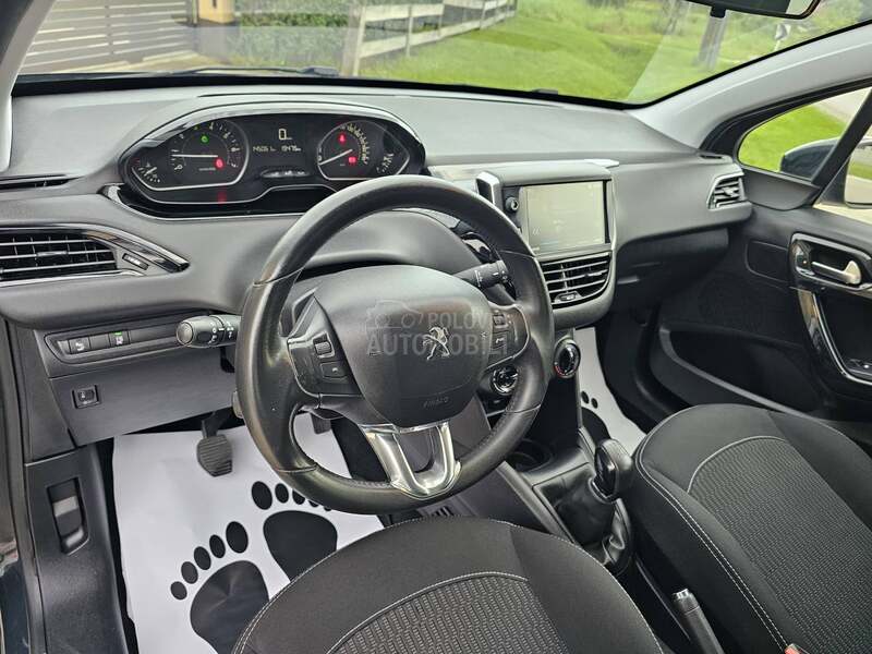 Peugeot 208 //TOOP STANjE