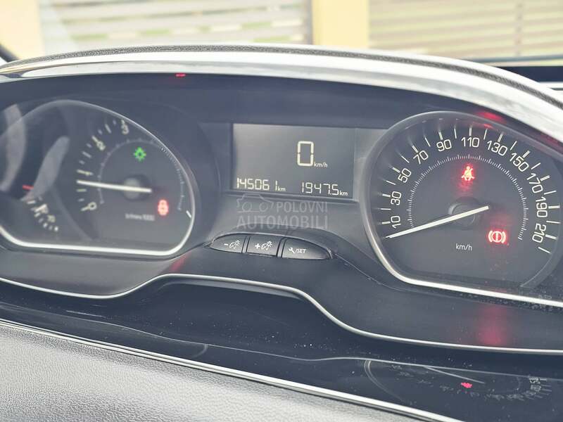 Peugeot 208 //TOOP STANjE