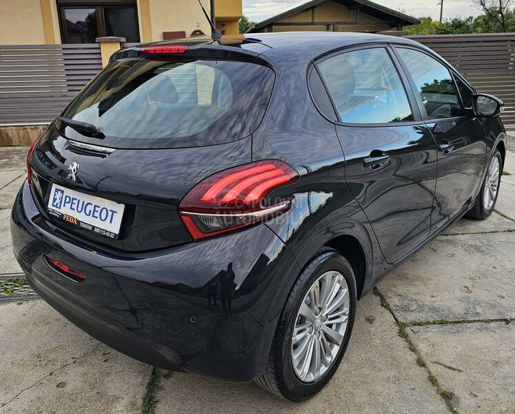 Peugeot 208 //TOOP STANjE