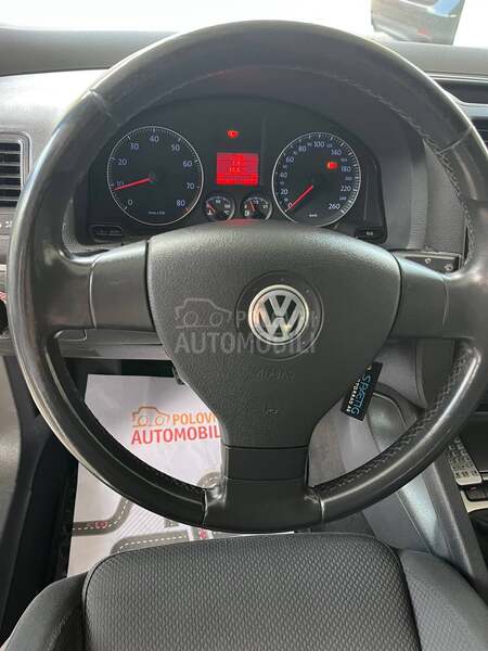 Volkswagen Golf 5 1.6i COMFORTLINE  CH
