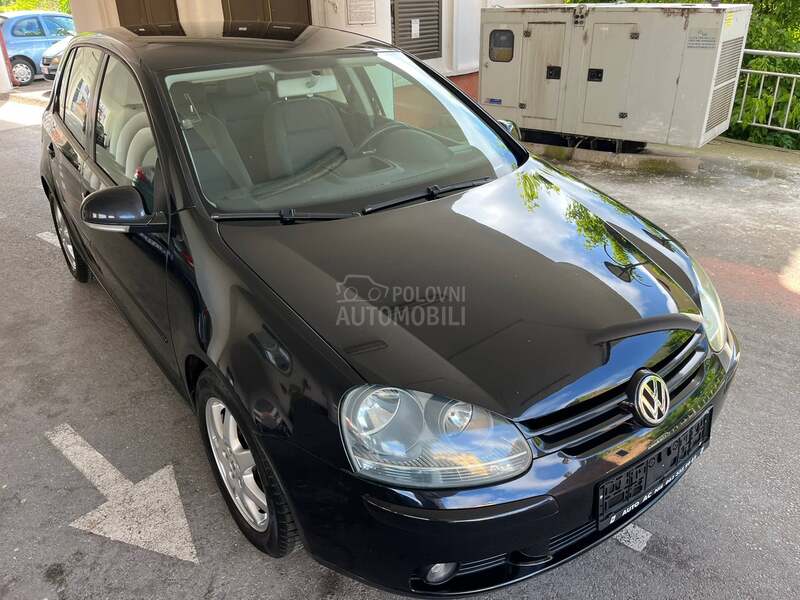 Volkswagen Golf 5 1.6i COMFORTLINE  CH