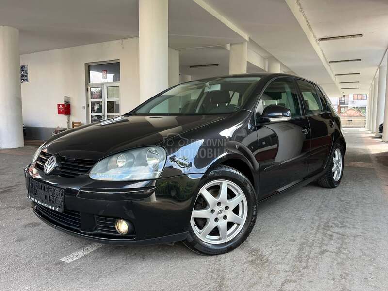 Volkswagen Golf 5 1.6i COMFORTLINE  CH
