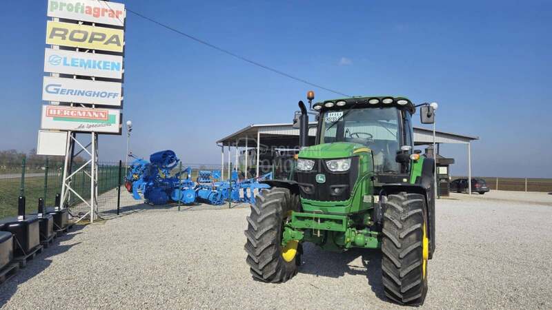 John Deere 6135R