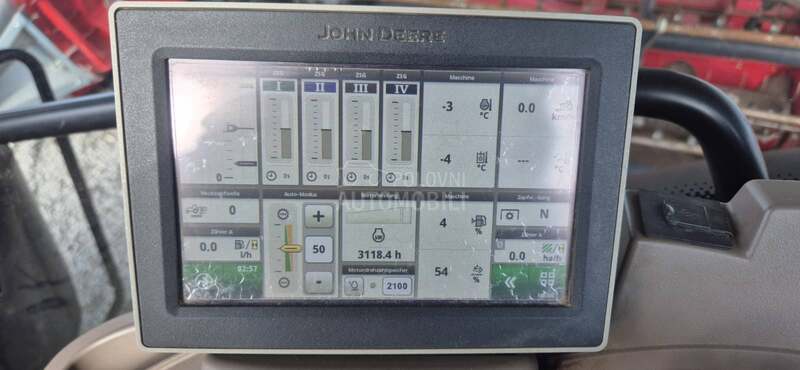 John Deere 6135R