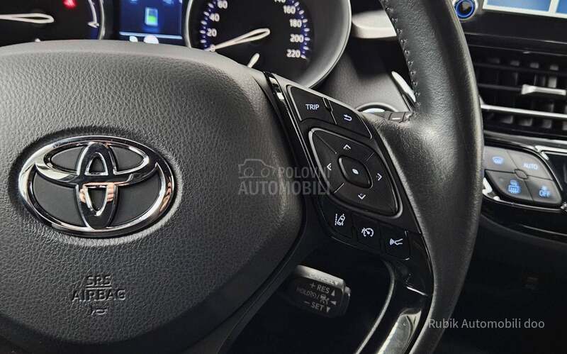 Toyota C-HR 1.8 Hybrid AT