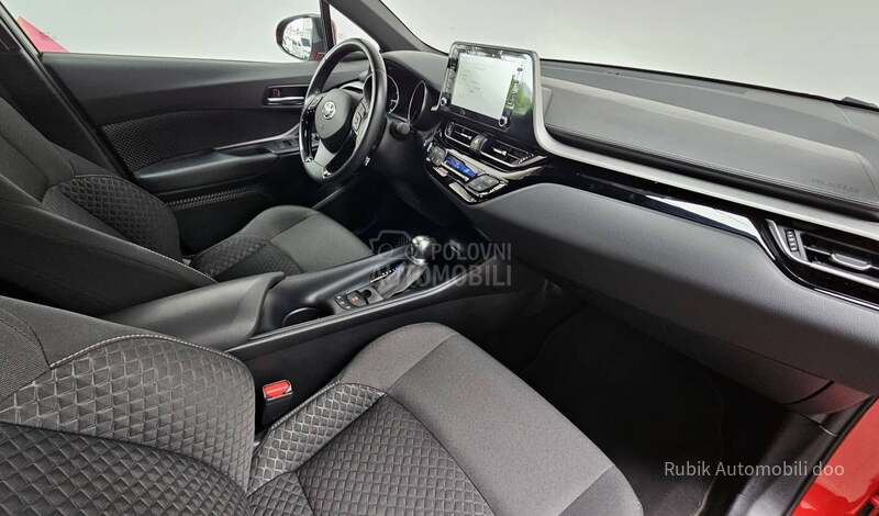 Toyota C-HR 1.8 Hybrid AT
