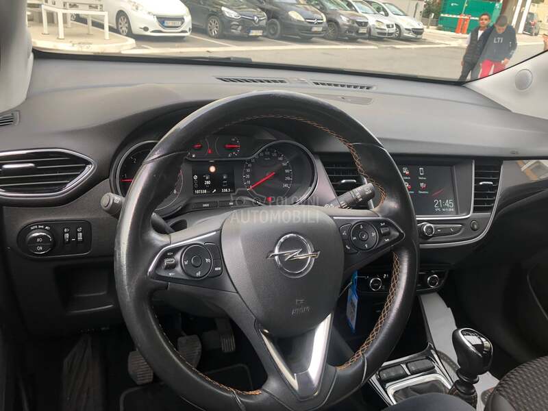 Opel Crossland X  N1 crosower