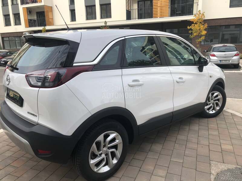 Opel Crossland X  N1 crosower